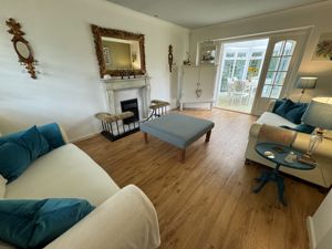 Lounge- click for photo gallery
